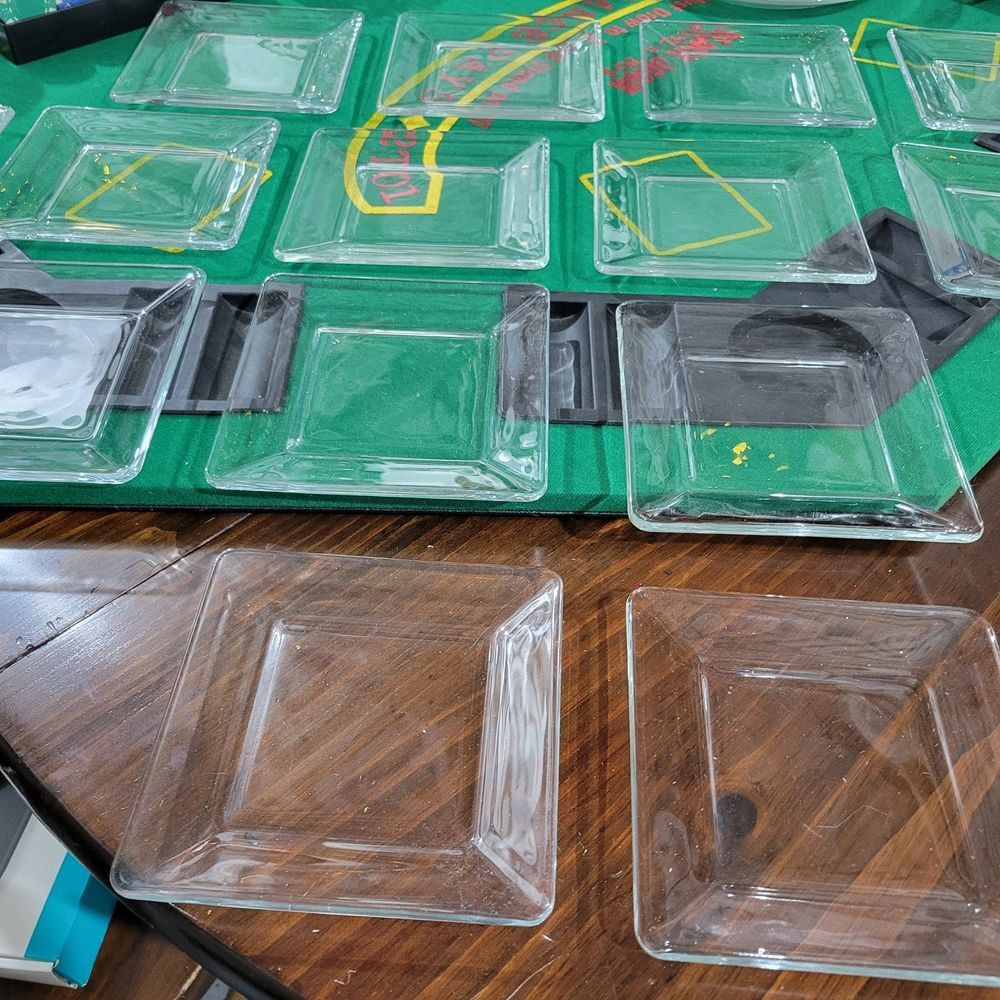 Vintage Glass Bread and Dessert plates‎